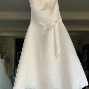 Vintage style strapless wedding dress